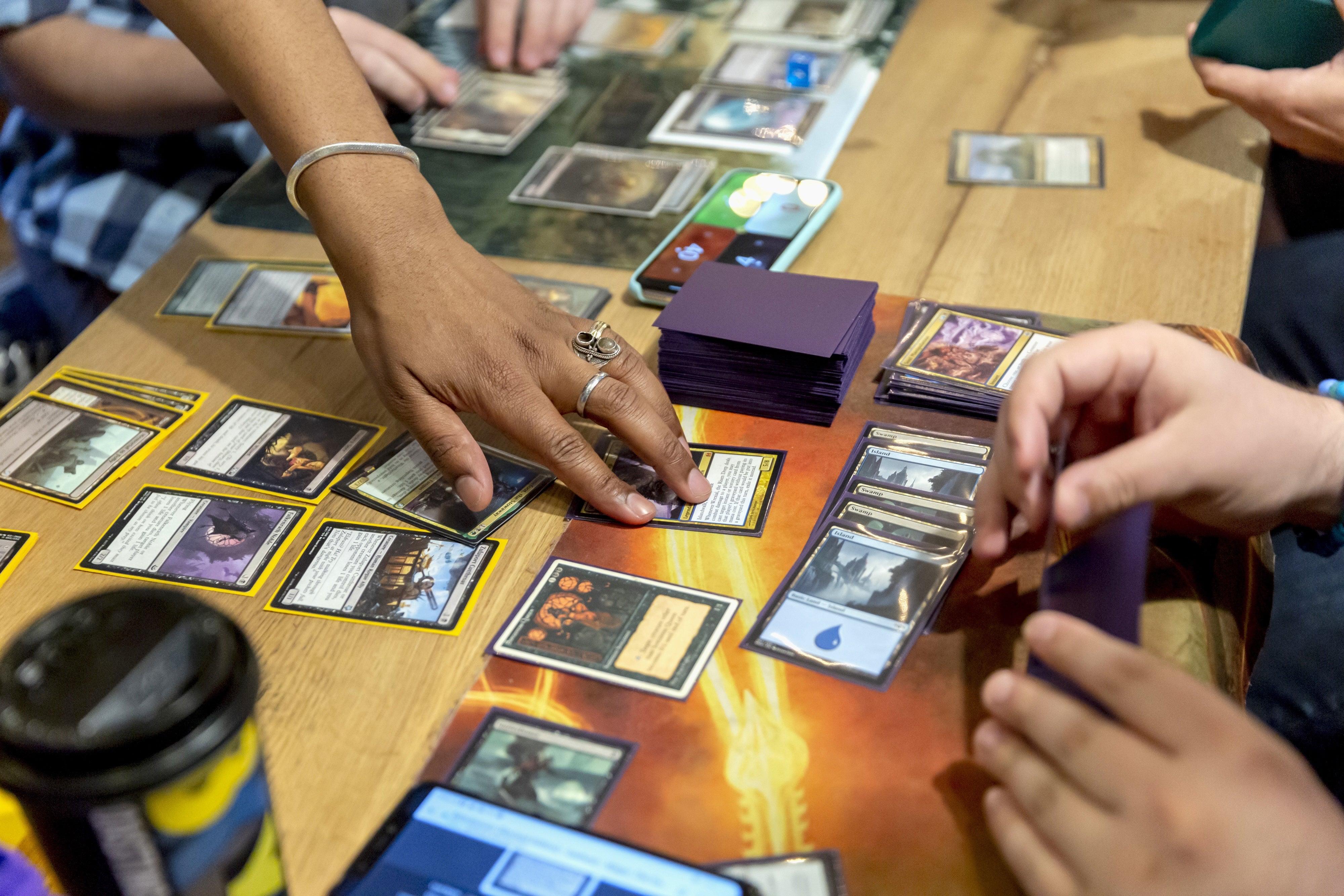 ENCONTRO DE CARTAS MAGIC THE GATHERING